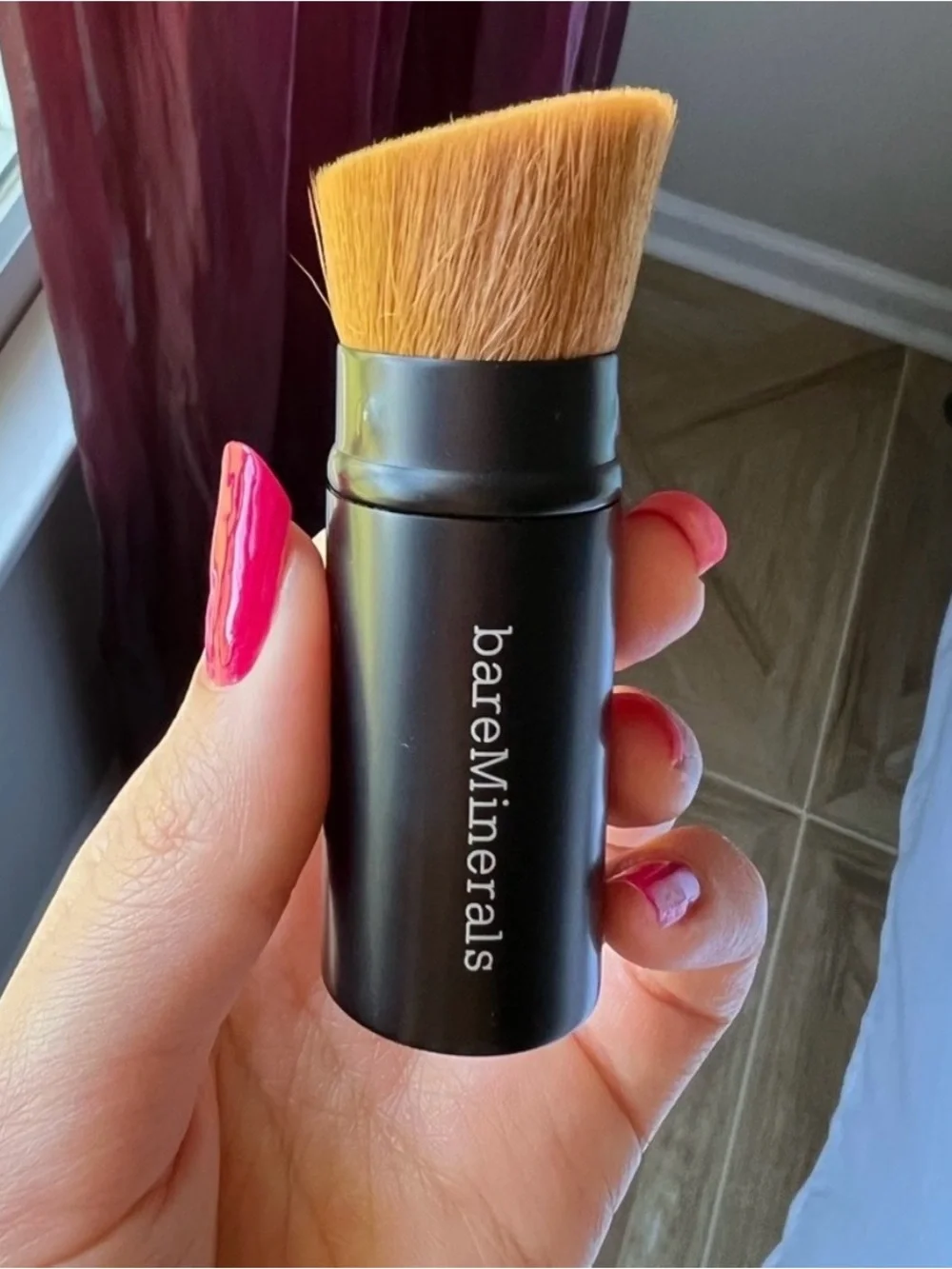 bareMinerals Angled Retractable Brush
